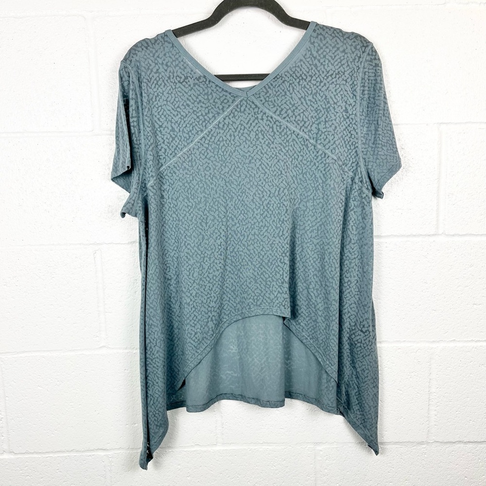 Lululemon Loop Around Tee - Picture 4 of 8